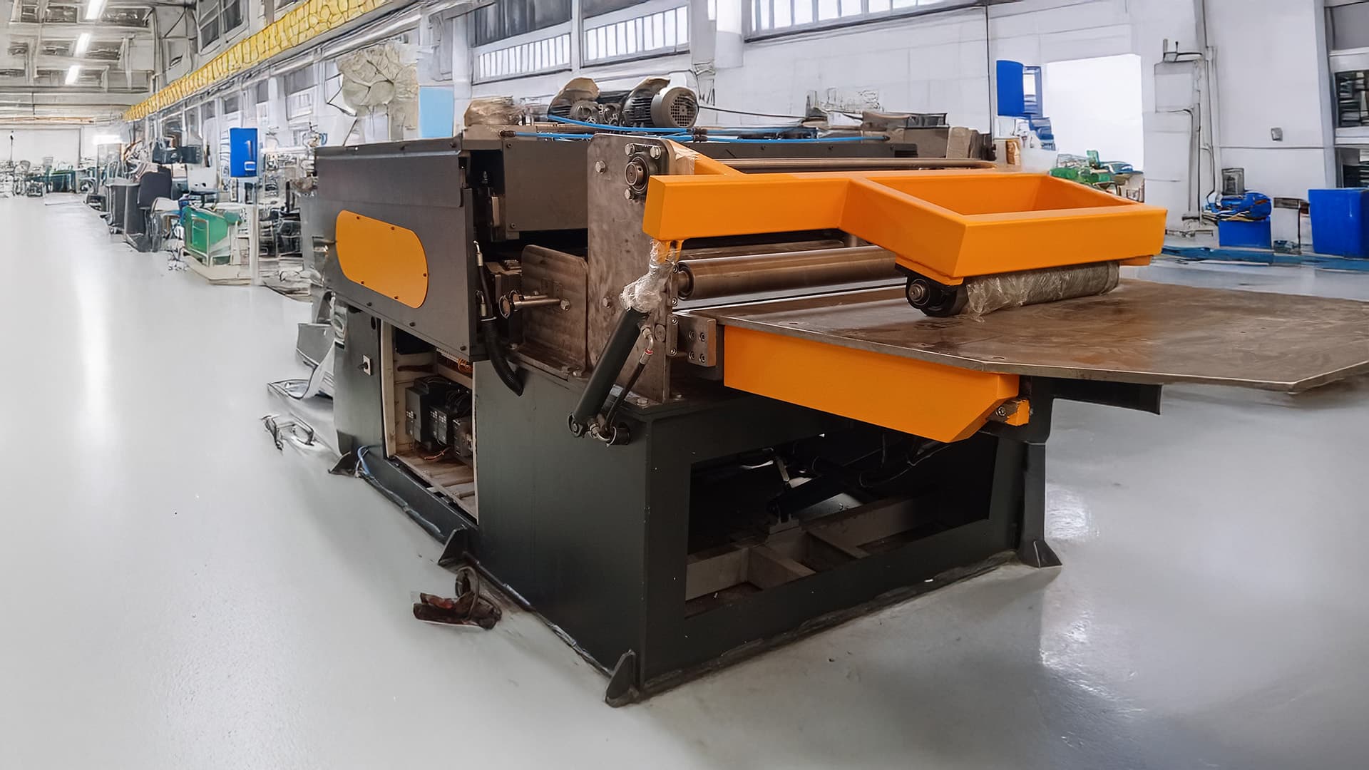 Sheet Metal Straightening (Pre-Straightening) Machines